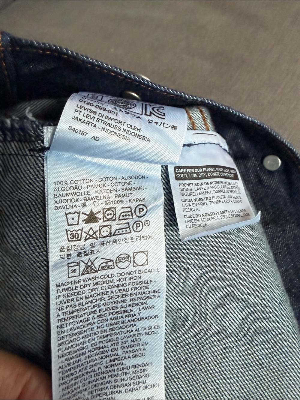 Levi Strauss & Co Womens Medium Wash Denim Trucker Jacket Blue Stretch Size L - Picture 5 of 6